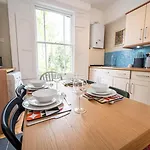 Spacious London Apartment 20Min To London Bridge Pass The Keys