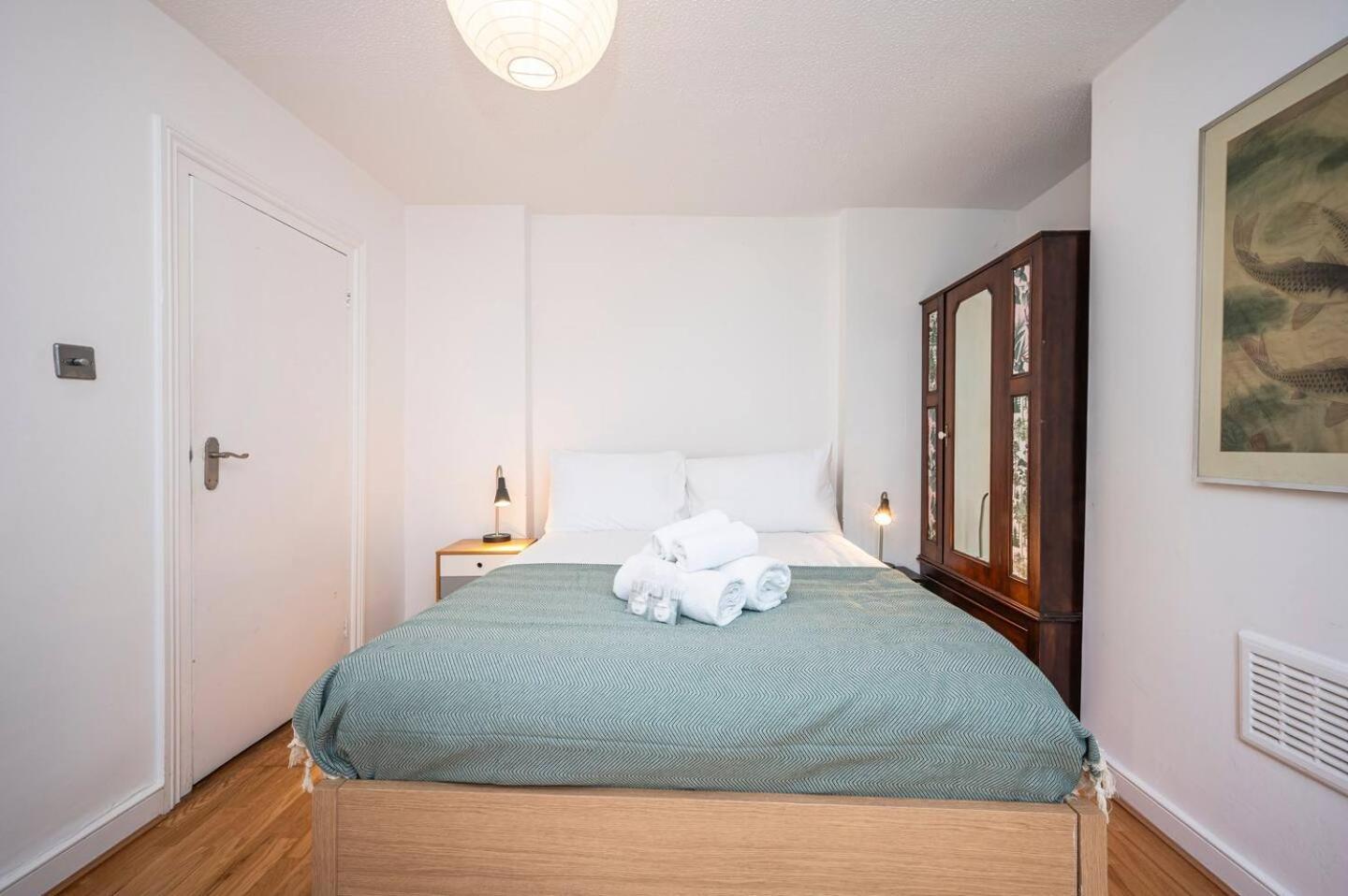 Spacious 20min To Bridge Pass The Keys Appartamento Londra