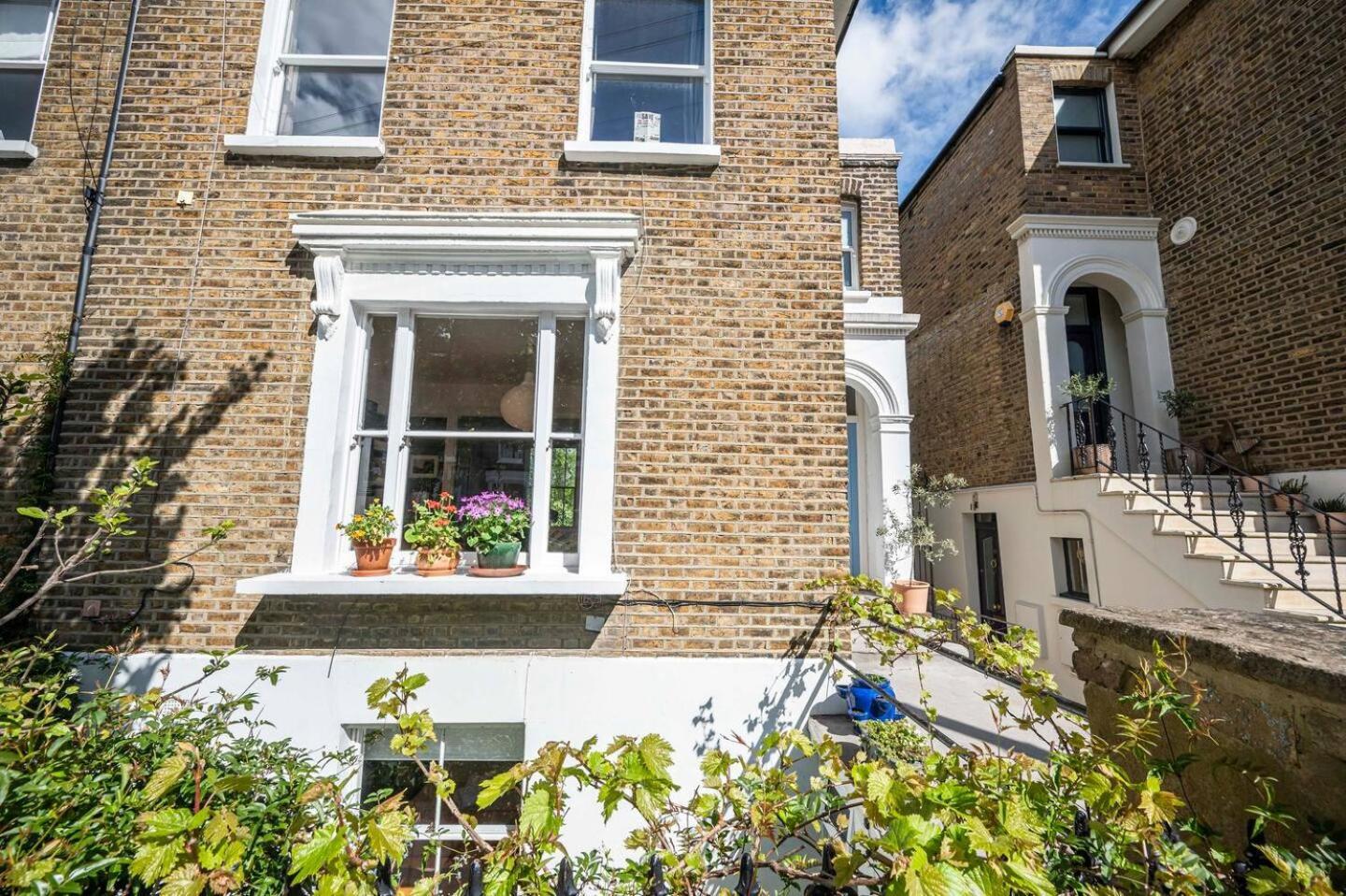 Appartamento Spacious 20min To Bridge Pass The Keys Londra