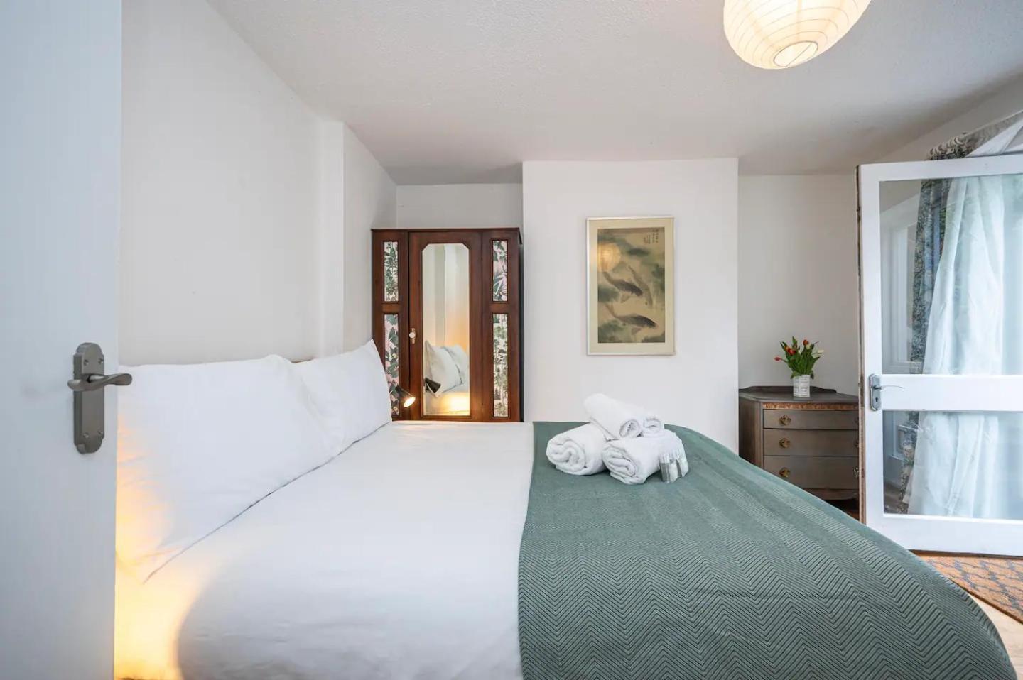 Appartamento Spacious 20min To Bridge Pass The Keys Londra