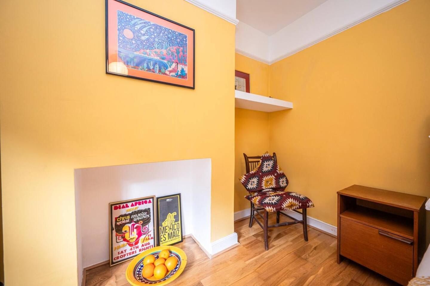 Appartamento Spacious 20min To Bridge Pass The Keys Londra